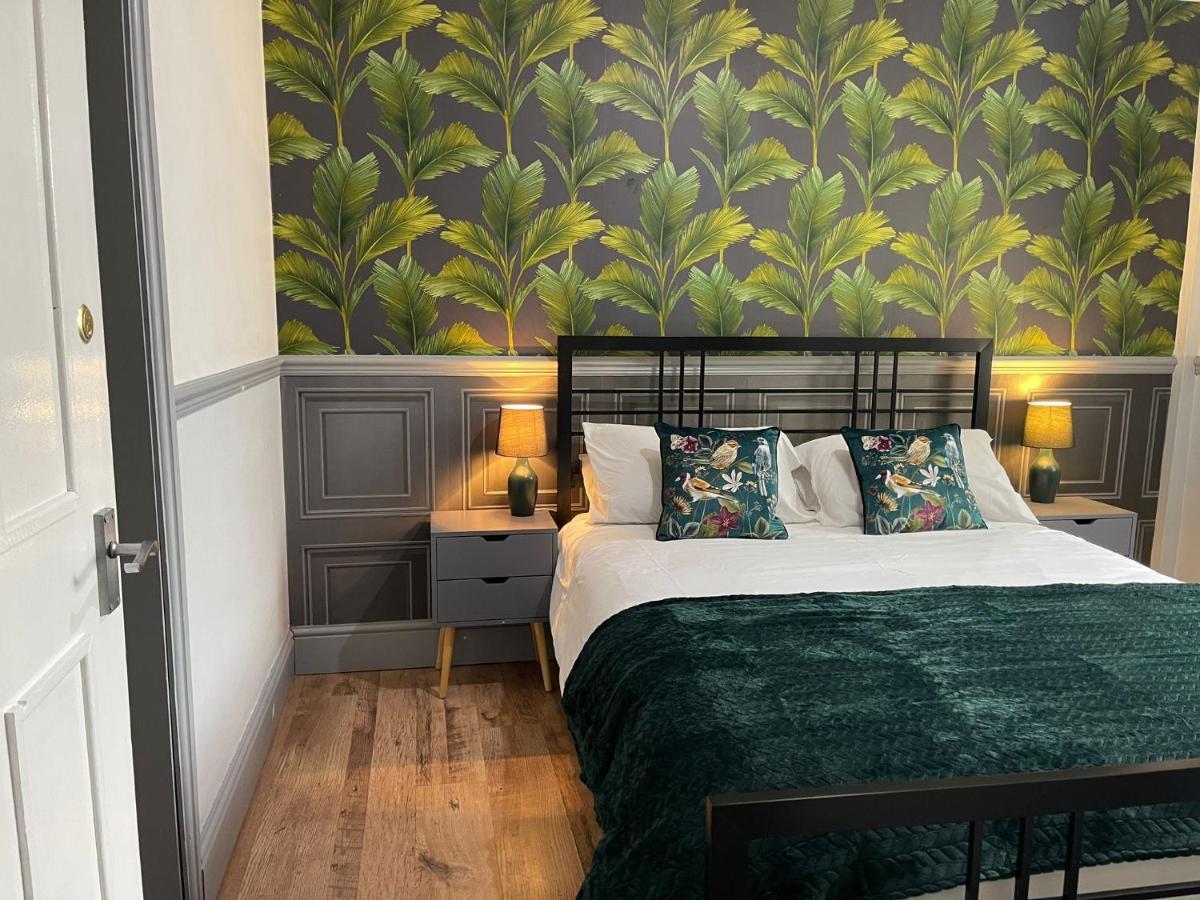 Lilyrose Hotel Уитби Екстериор снимка