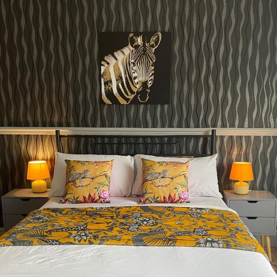 Lilyrose Hotel Уитби Екстериор снимка