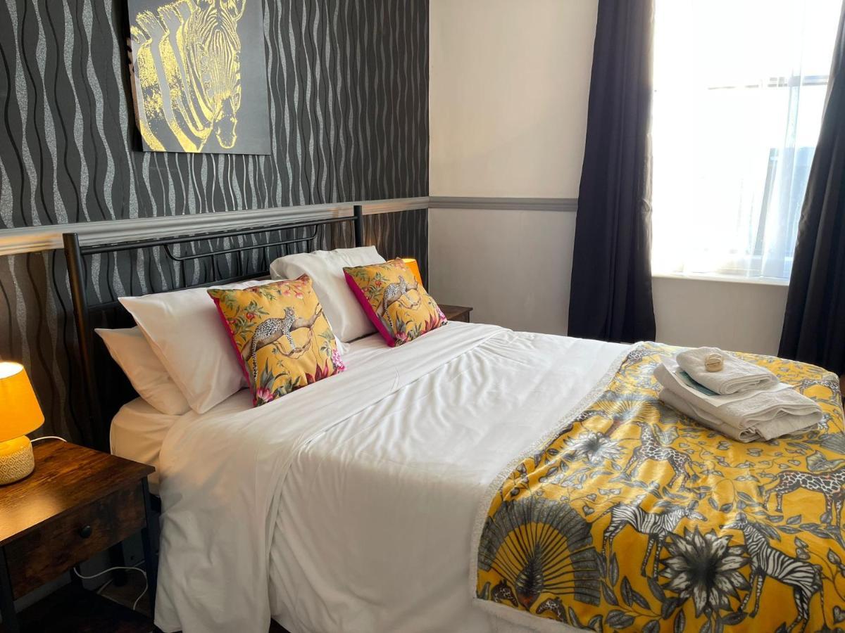 Lilyrose Hotel Уитби Екстериор снимка