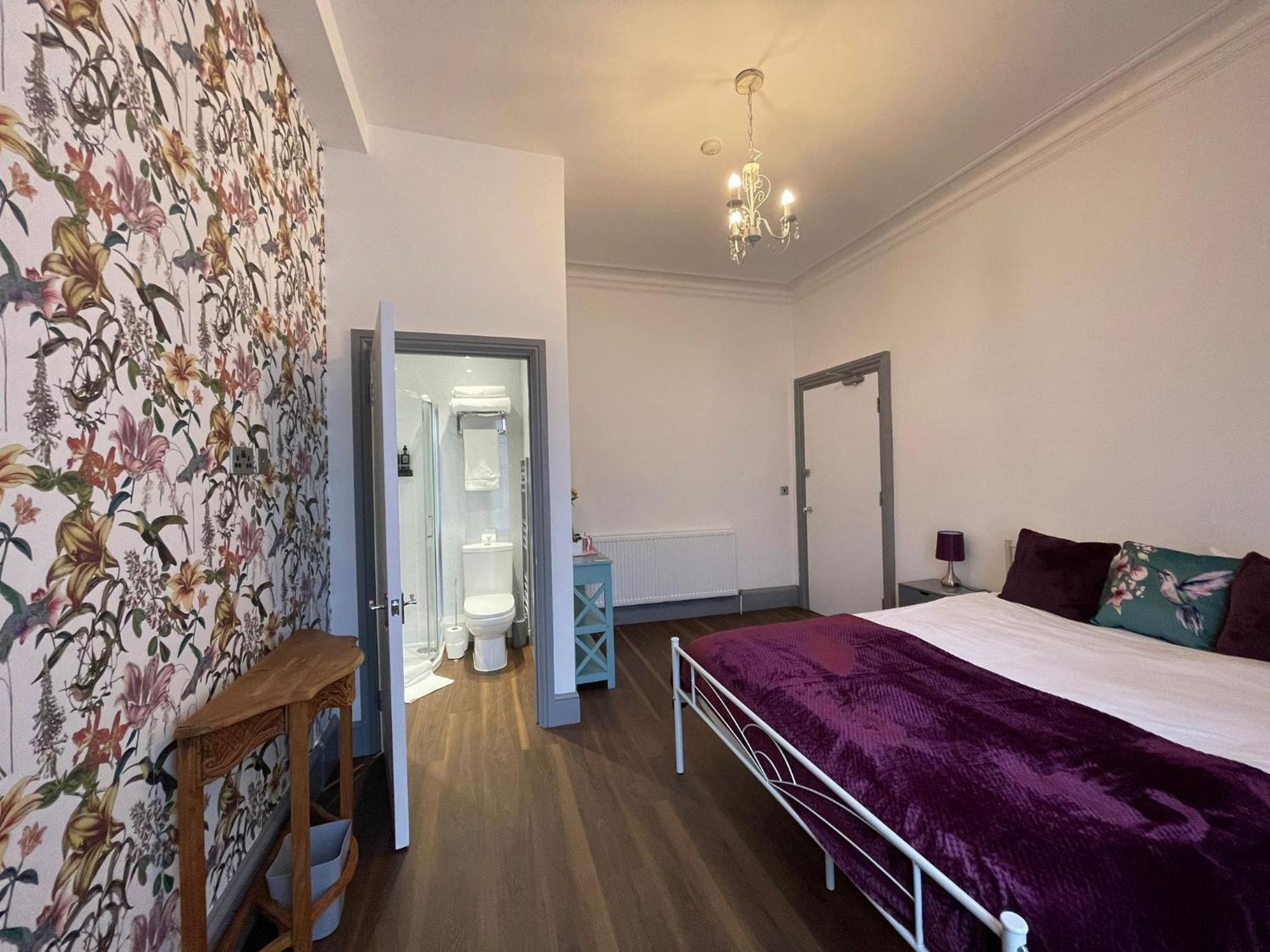 Lilyrose Hotel Уитби Екстериор снимка