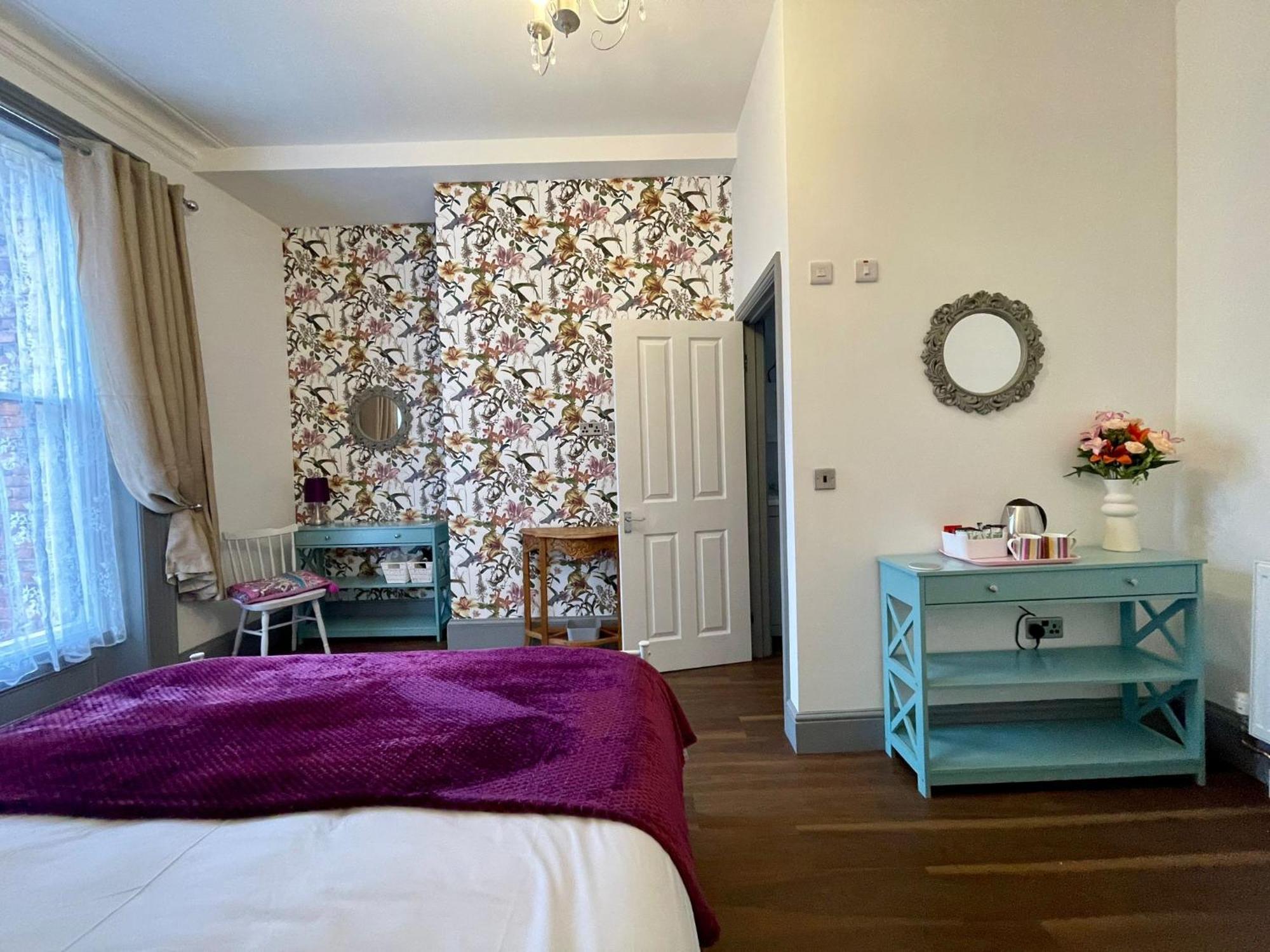 Lilyrose Hotel Уитби Стая снимка