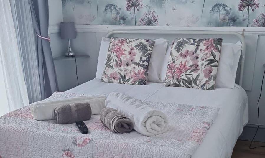 Lilyrose Hotel Уитби Стая снимка